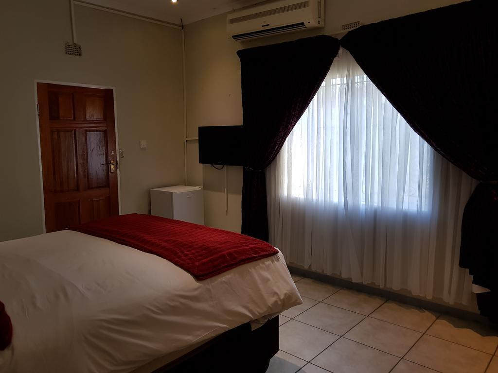 Batho Pele Lodge Gaborone Exterior foto