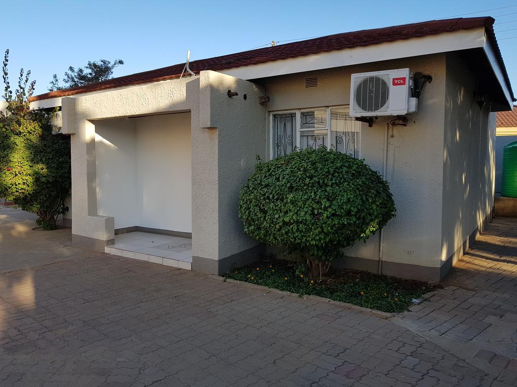 Batho Pele Lodge Gaborone Exterior foto